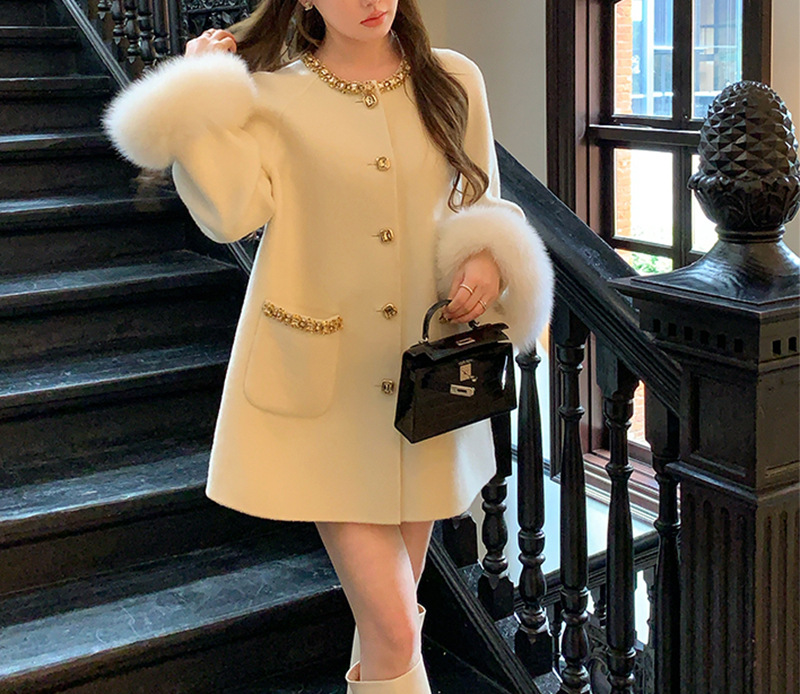 ビジューアクセント×ファー袖ミドルコート