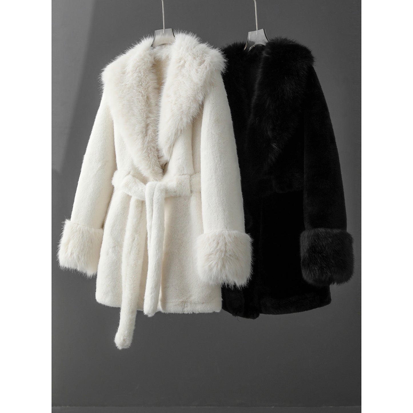 ミドル丈ファーコート