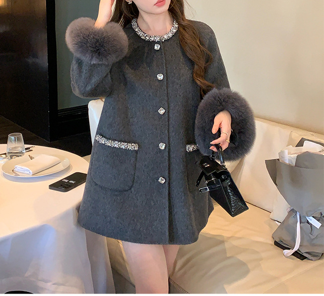 ビジューアクセント×ファー袖ミドルコート